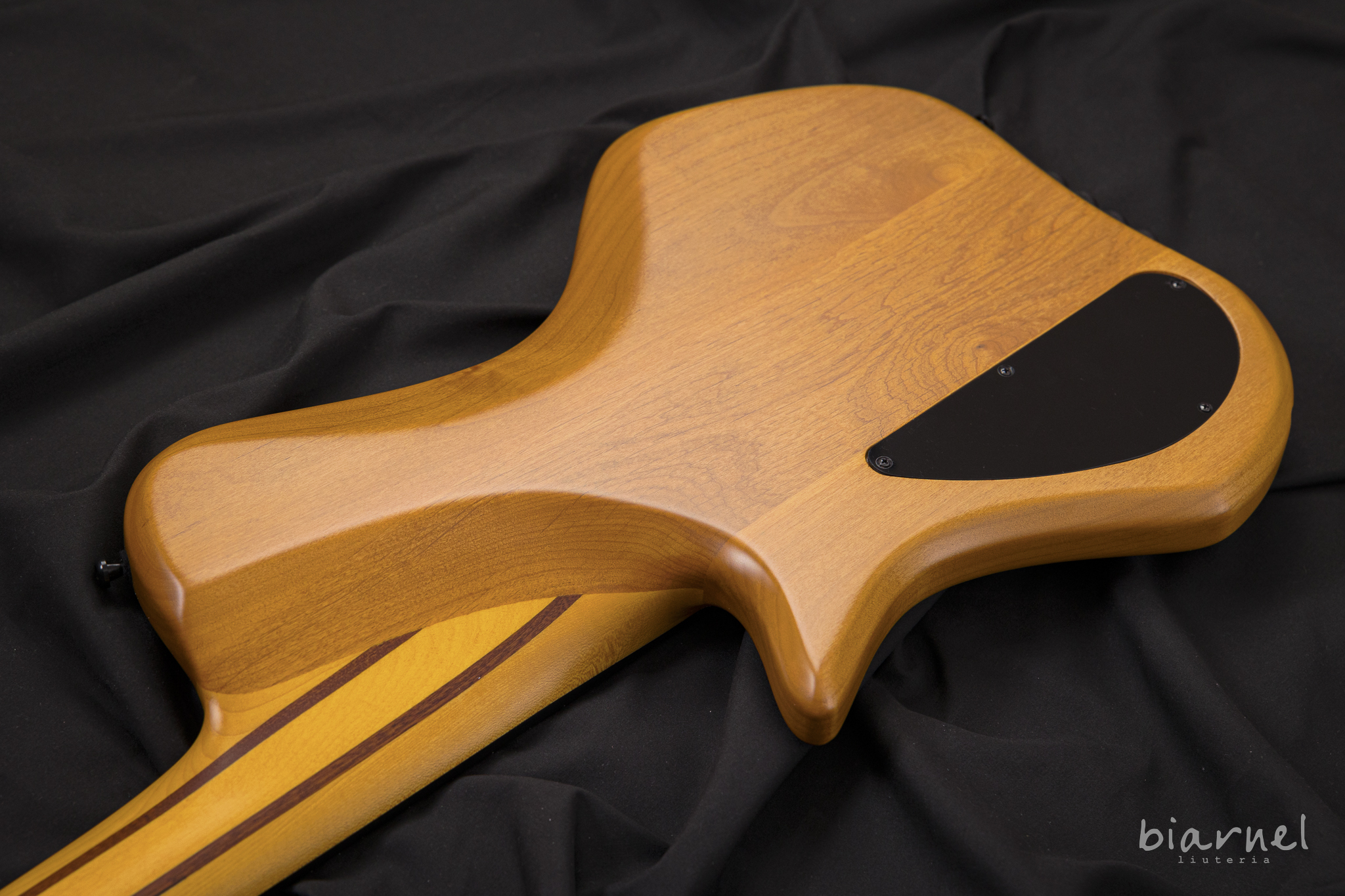 Biarnel Scorcio32 5c Single Cut Amber Poplar Burl